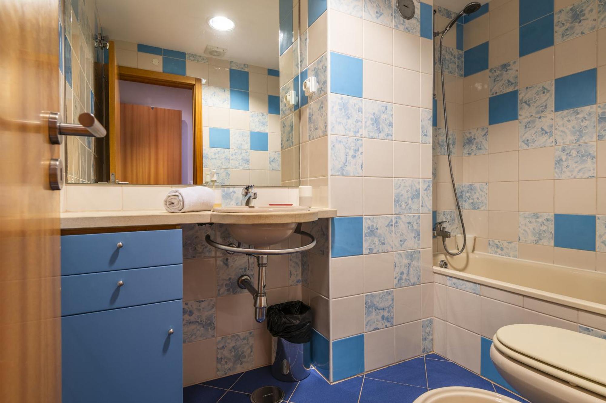 Marina Breeze Apartment With Pool - 900M From The Beach Albufeira Exterior foto